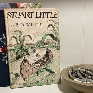 1945 Stuart Little Hardback Illustrated Book
